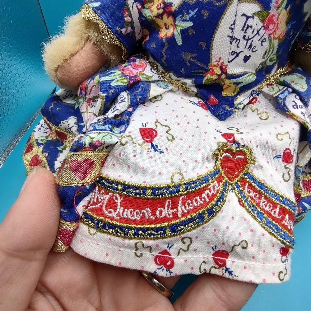 Muffy VanderBear, Queen of Hearts Bear!